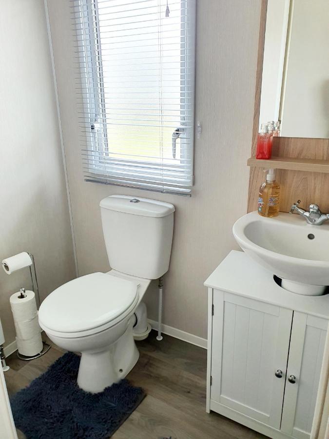Premium Accommodation With Luxury Hot-Tub And Decking Area, Near Fantasy Island Ingoldmells Exteriér fotografie