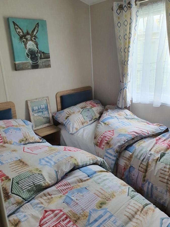 Premium Accommodation With Luxury Hot-Tub And Decking Area, Near Fantasy Island Ingoldmells Exteriér fotografie