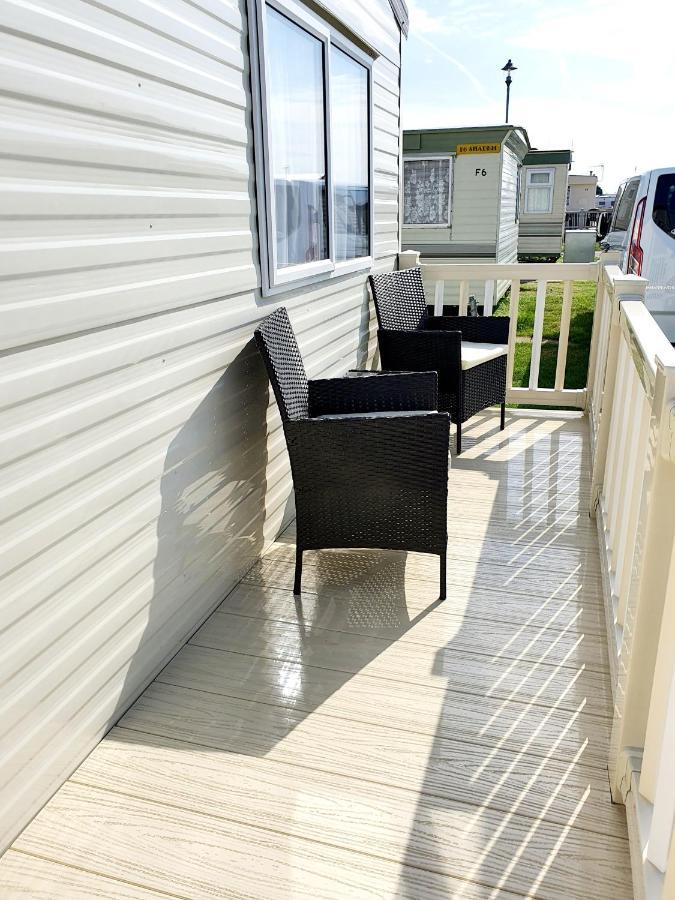 Premium Accommodation With Luxury Hot-Tub And Decking Area, Near Fantasy Island Ingoldmells Exteriér fotografie